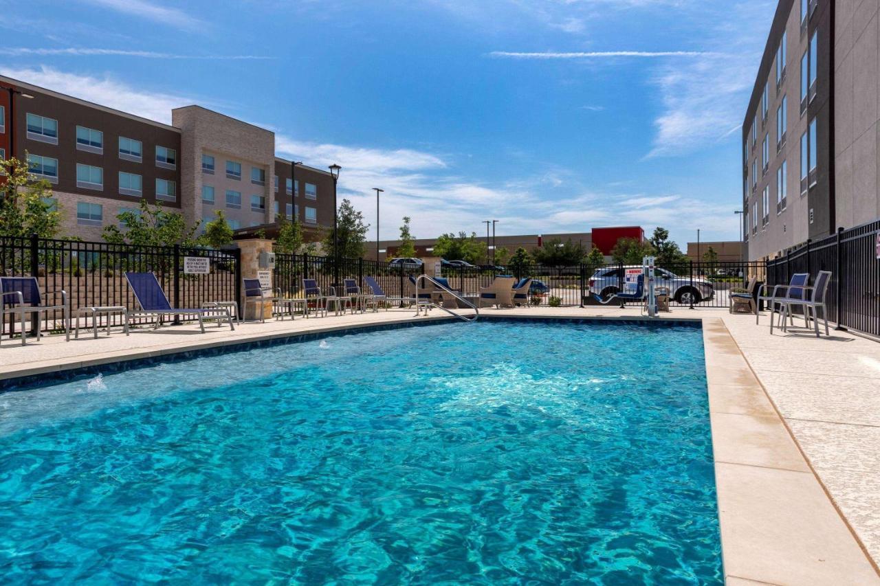 La Quinta Inn & Suites By Wyndham Pflugerville Ngoại thất bức ảnh