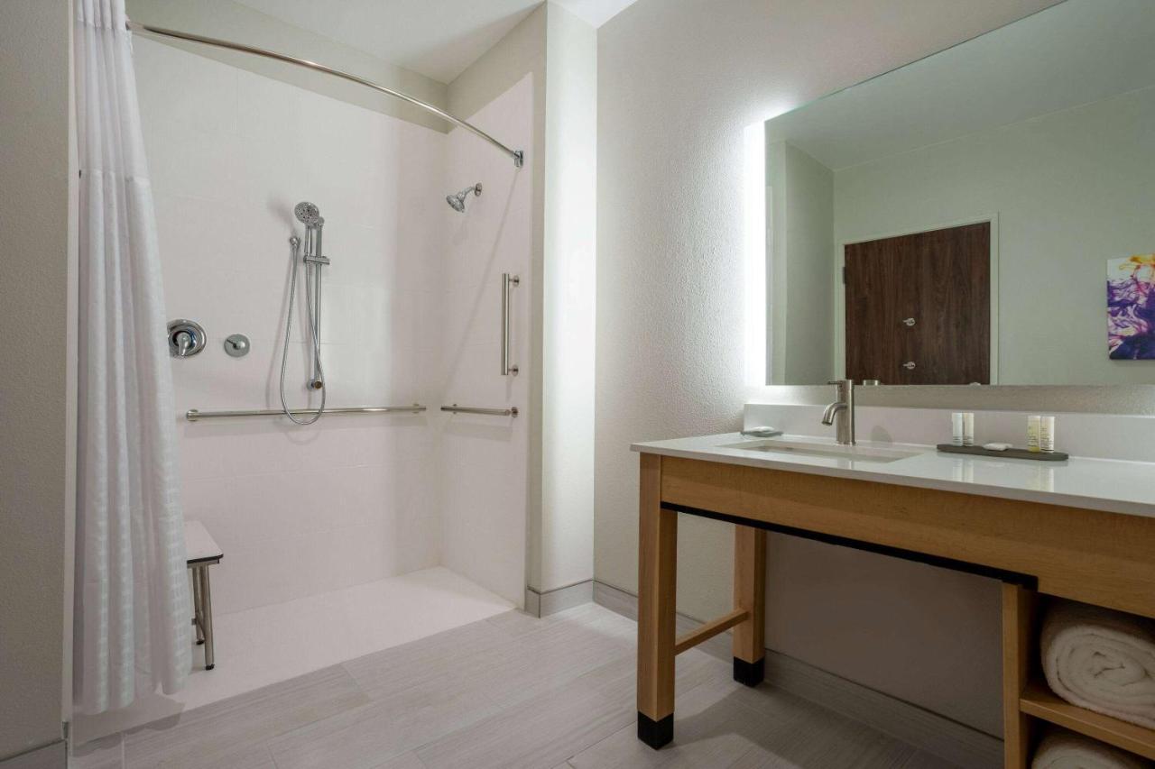 La Quinta Inn & Suites By Wyndham Pflugerville Ngoại thất bức ảnh