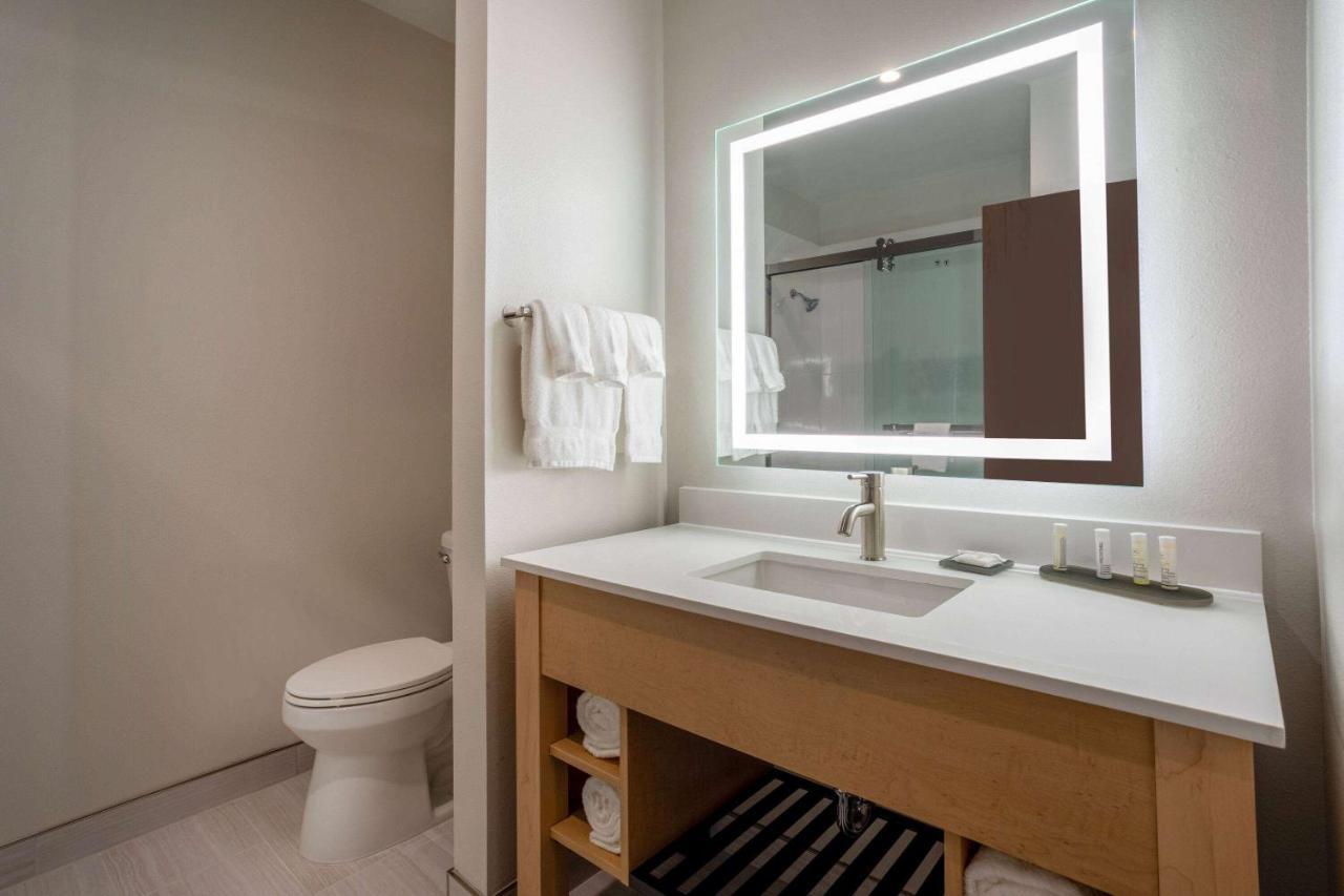 La Quinta Inn & Suites By Wyndham Pflugerville Ngoại thất bức ảnh