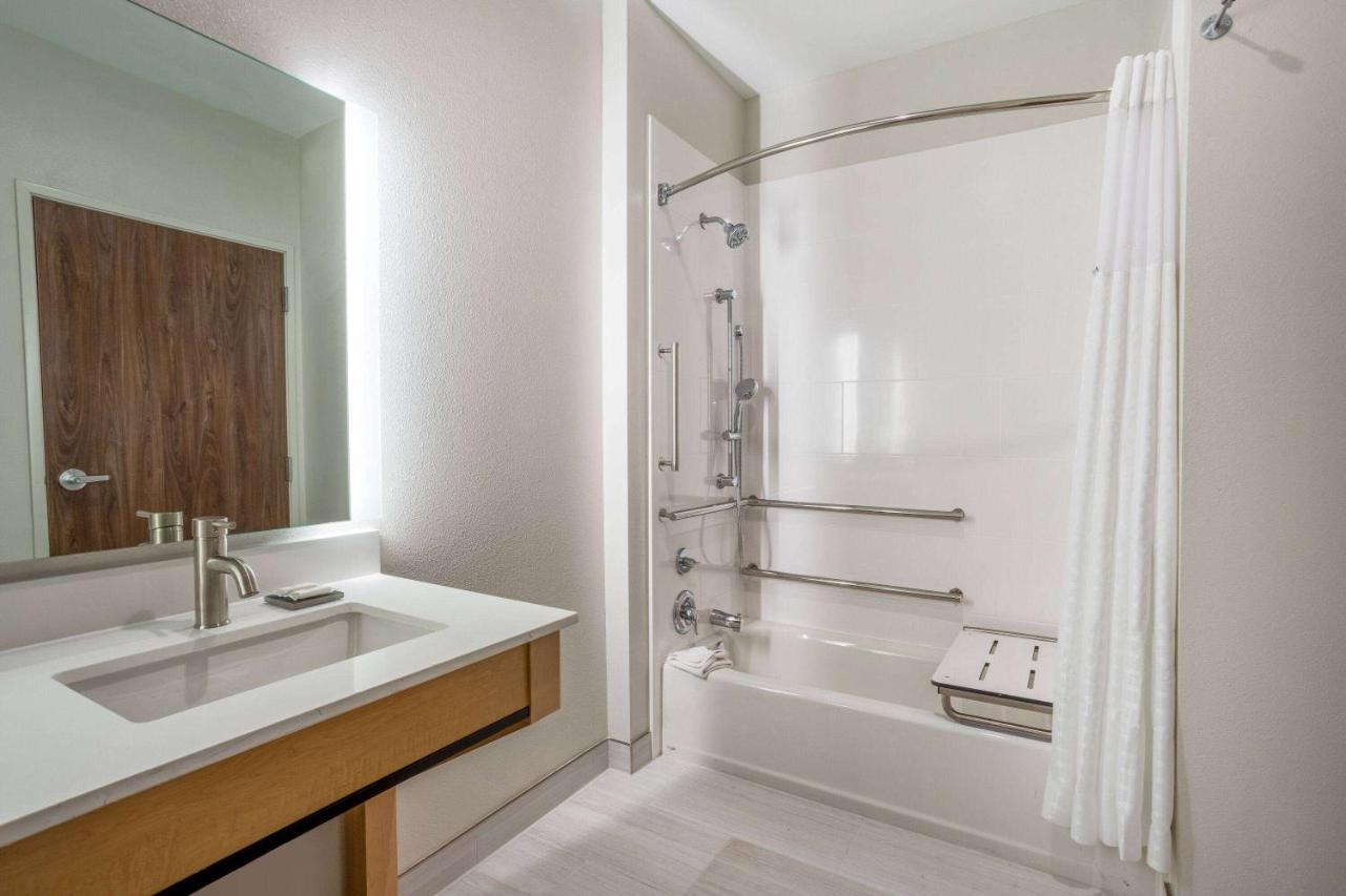 La Quinta Inn & Suites By Wyndham Pflugerville Ngoại thất bức ảnh